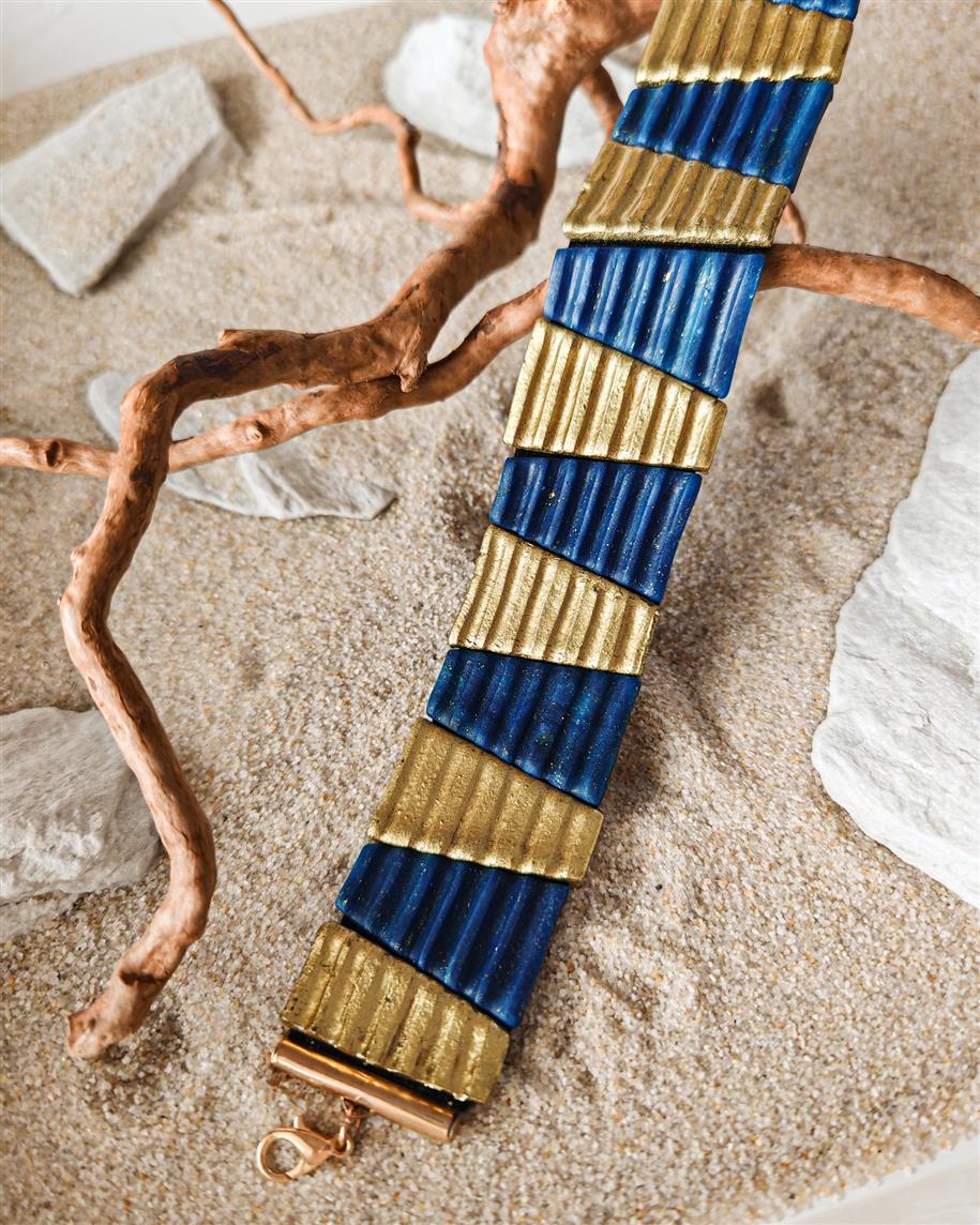 Naszyjnik inspirowany biżuterią z Ur – Choker z imitacją złota i lapis lazuli, inspirowany skarbami z grobowca Puabi