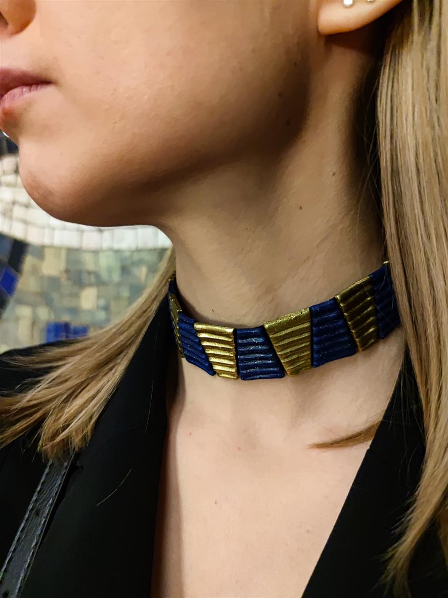 Naszyjnik inspirowany biżuterią z Ur – Choker z imitacją złota i lapis lazuli, inspirowany skarbami z grobowca Puabi