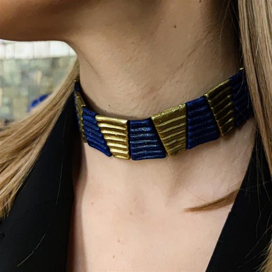 Naszyjnik inspirowany biżuterią z Ur – Choker z imitacją złota i lapis lazuli, inspirowany skarbami z grobowca Puabi
