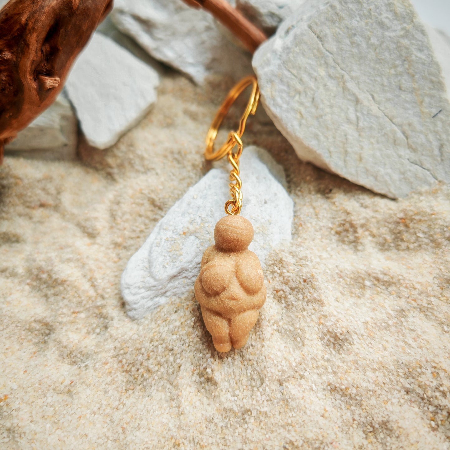 Keychain with Venus of Willendorf Miniature – Handcrafted Polymer Clay Replica of the Famous Paleolithic Fertility Goddess