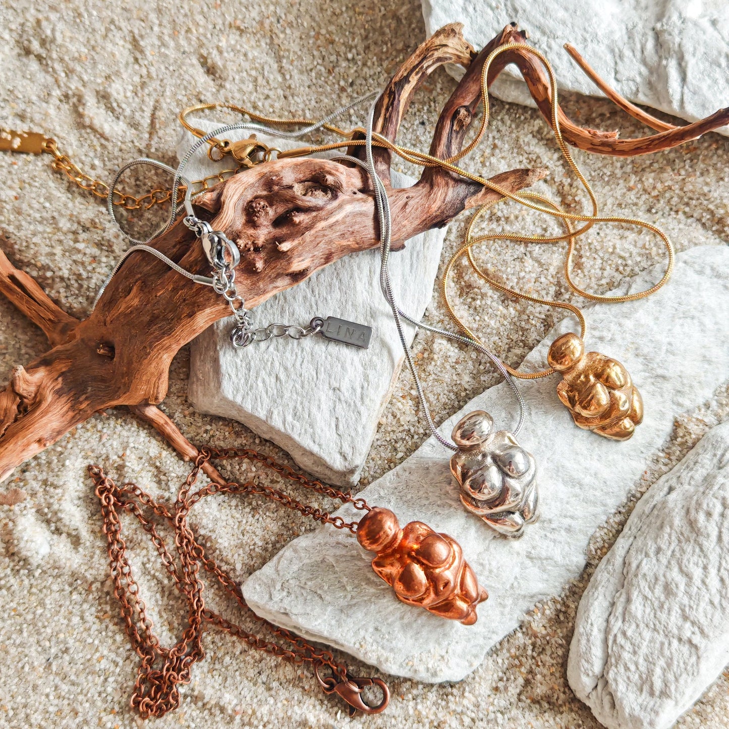 Venus Antiqua: Willendorf — naszyjnik